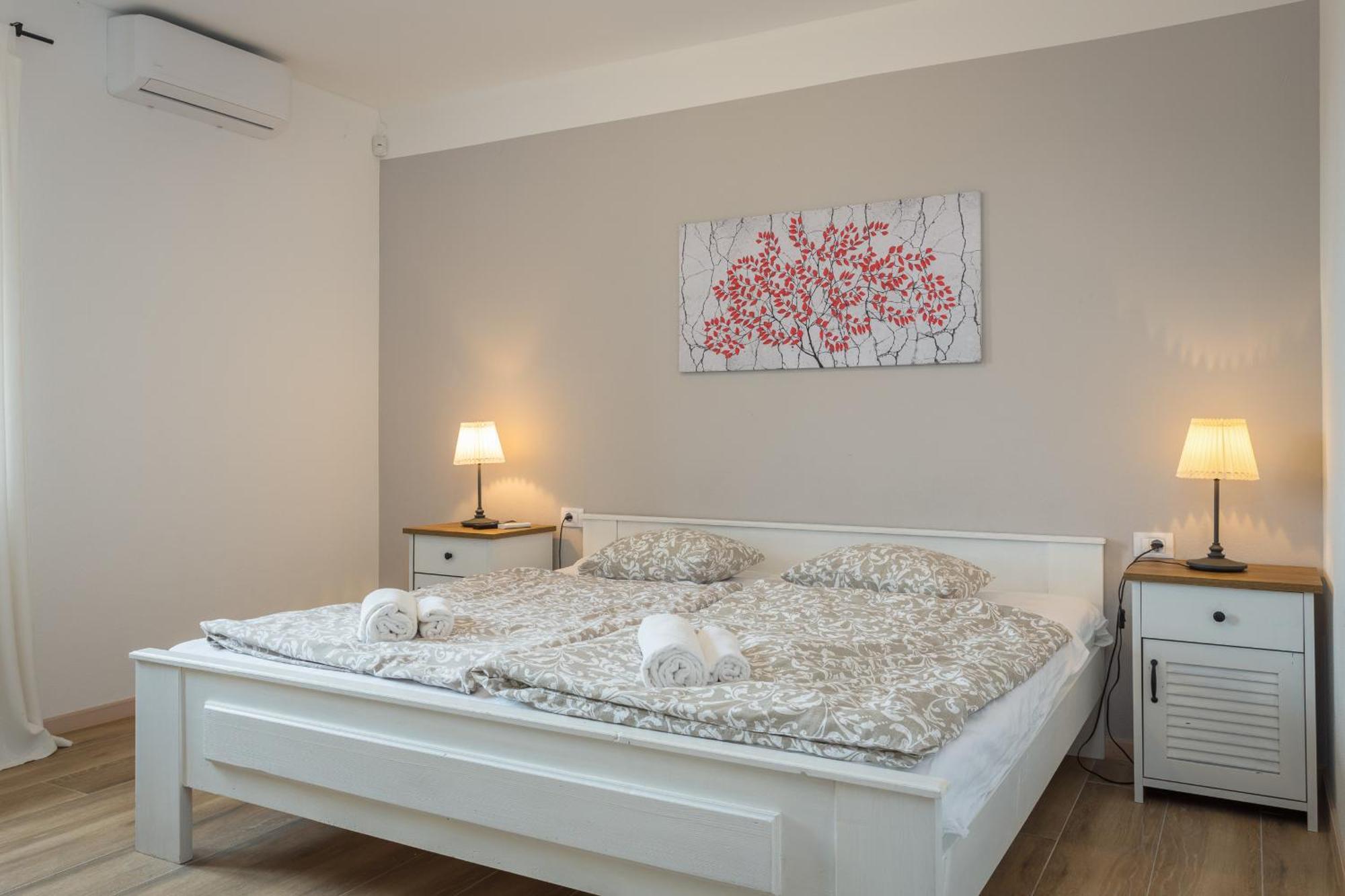 Villa Cirka In Central Istria For 14 Persons With Pool Heating & Pool Table Svetvinčenat Exterior foto