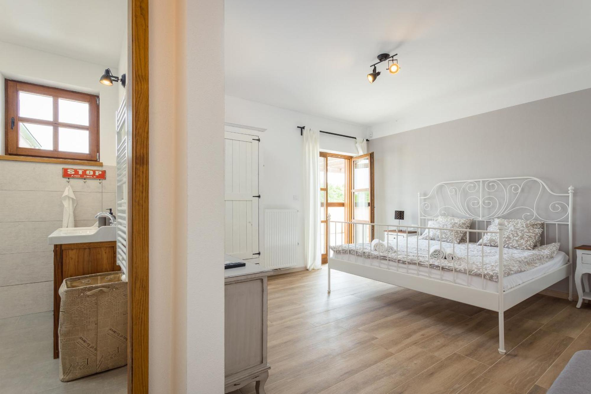 Villa Cirka In Central Istria For 14 Persons With Pool Heating & Pool Table Svetvinčenat Exterior foto